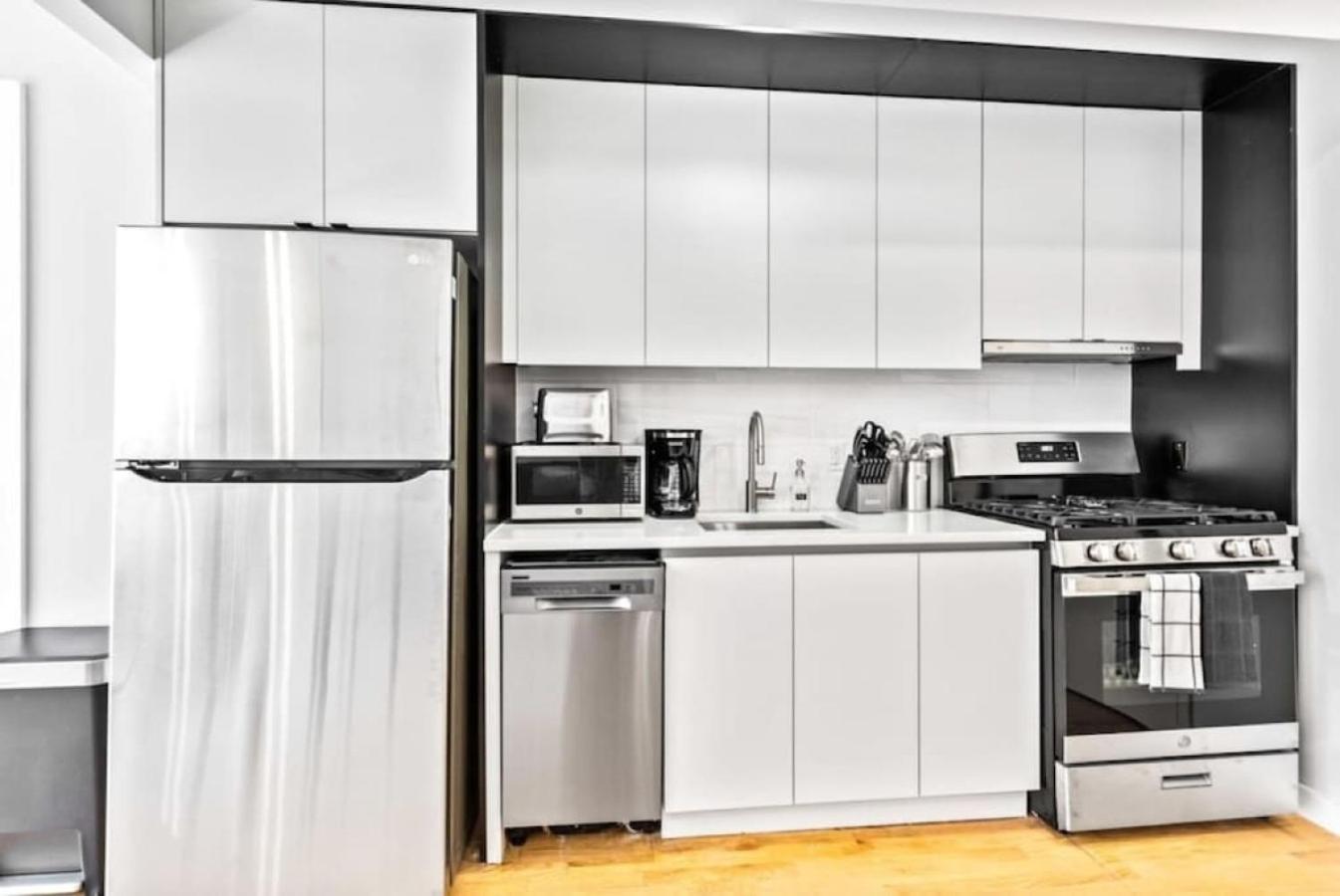 Luxe Studio With Charming Juliet Balcony Apartment New York Luaran gambar
