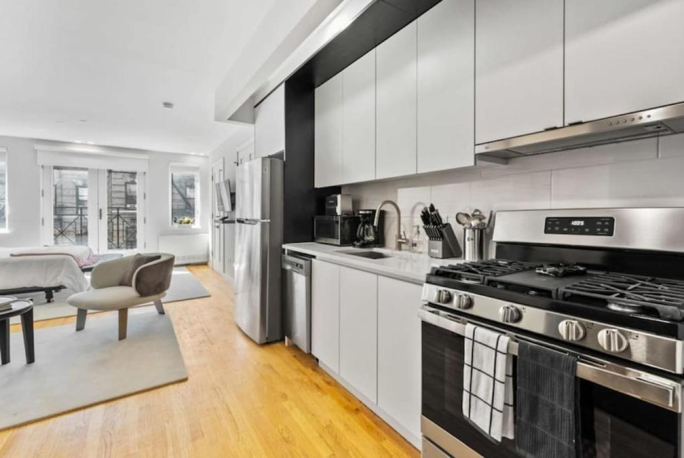 Luxe Studio With Charming Juliet Balcony Apartment New York Luaran gambar