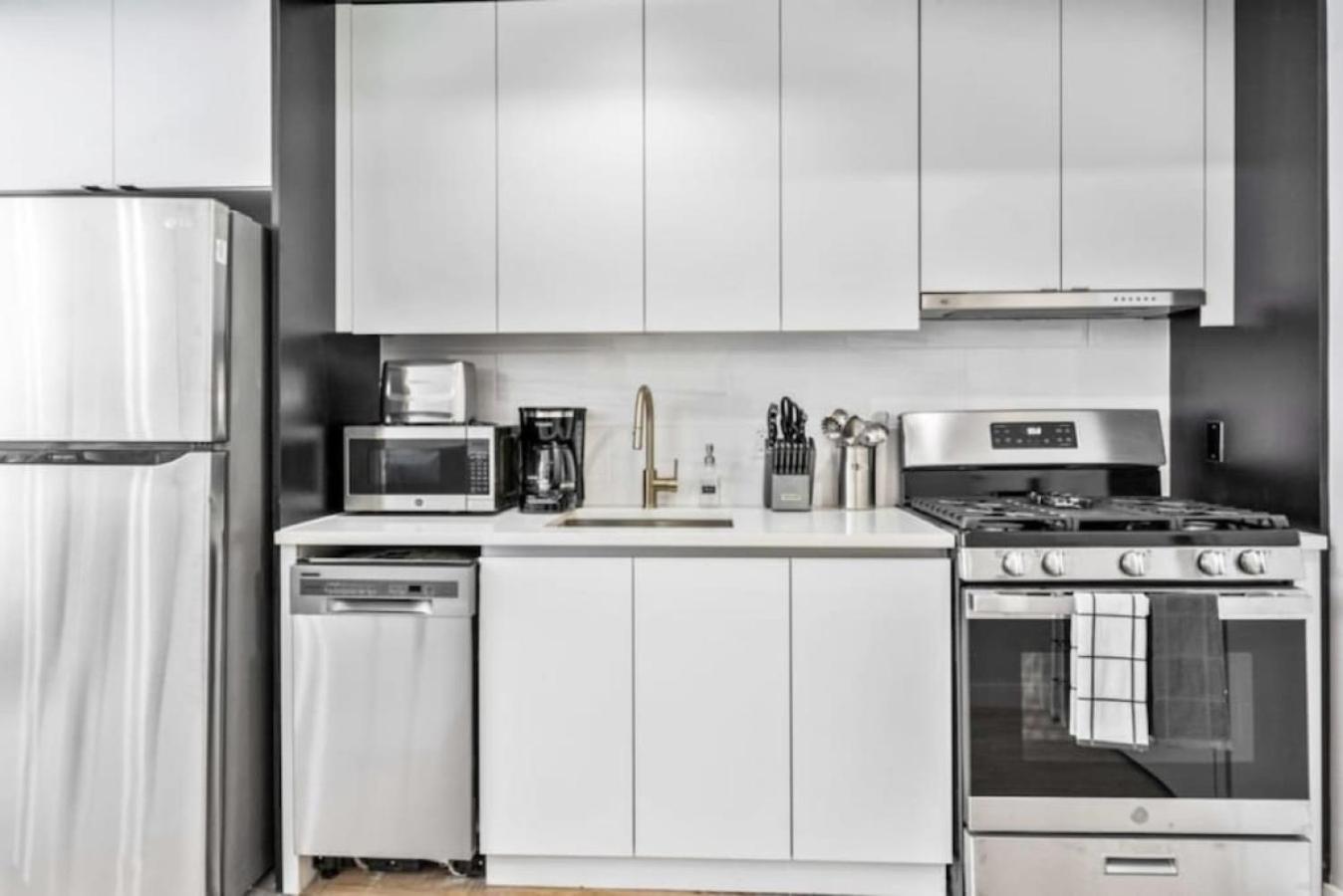 Luxe Studio With Charming Juliet Balcony Apartment New York Luaran gambar