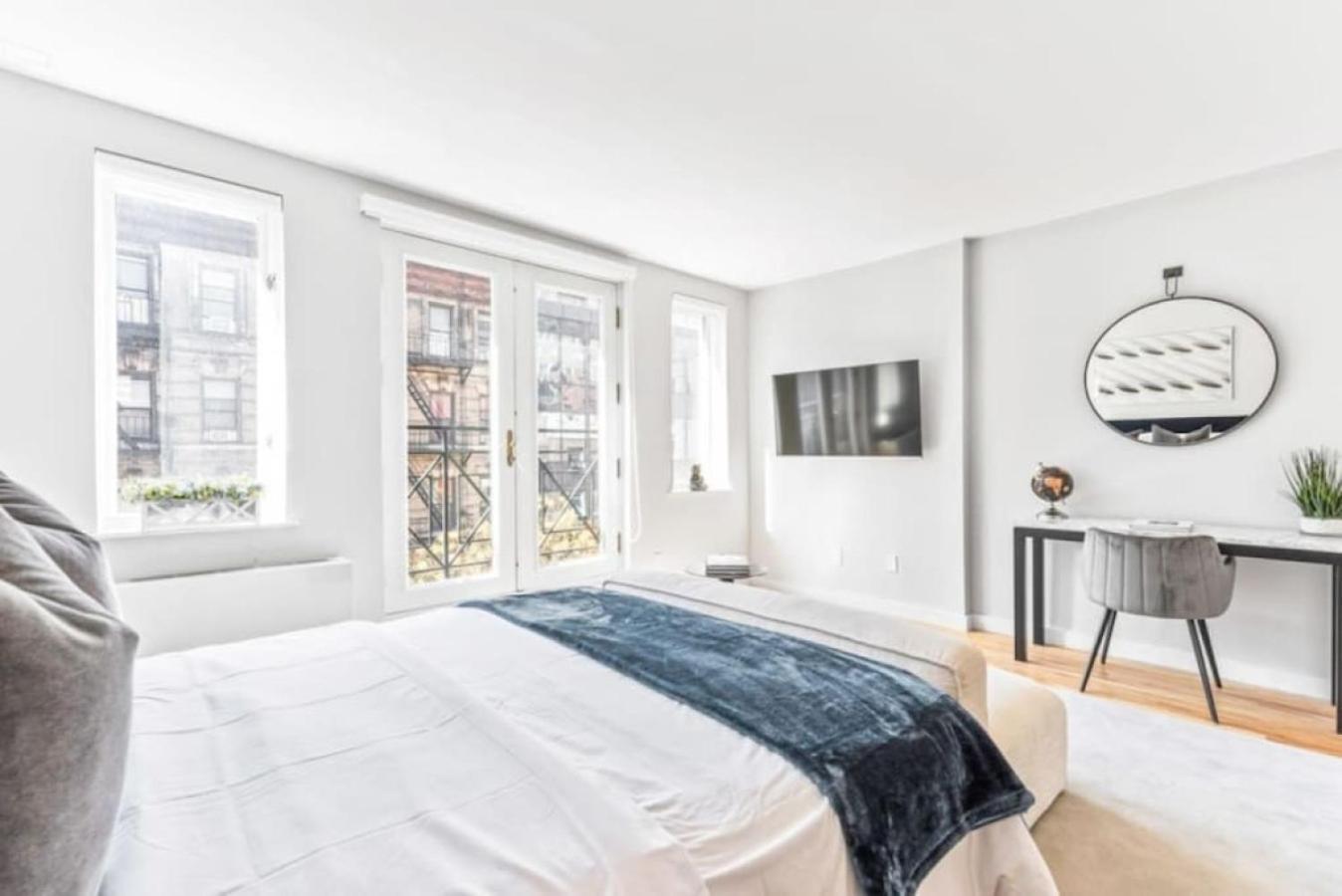 Luxe Studio With Charming Juliet Balcony Apartment New York Luaran gambar