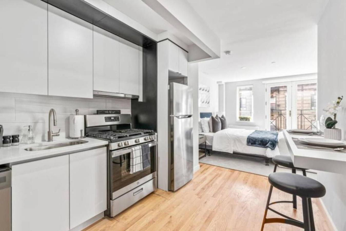 Luxe Studio With Charming Juliet Balcony Apartment New York Luaran gambar